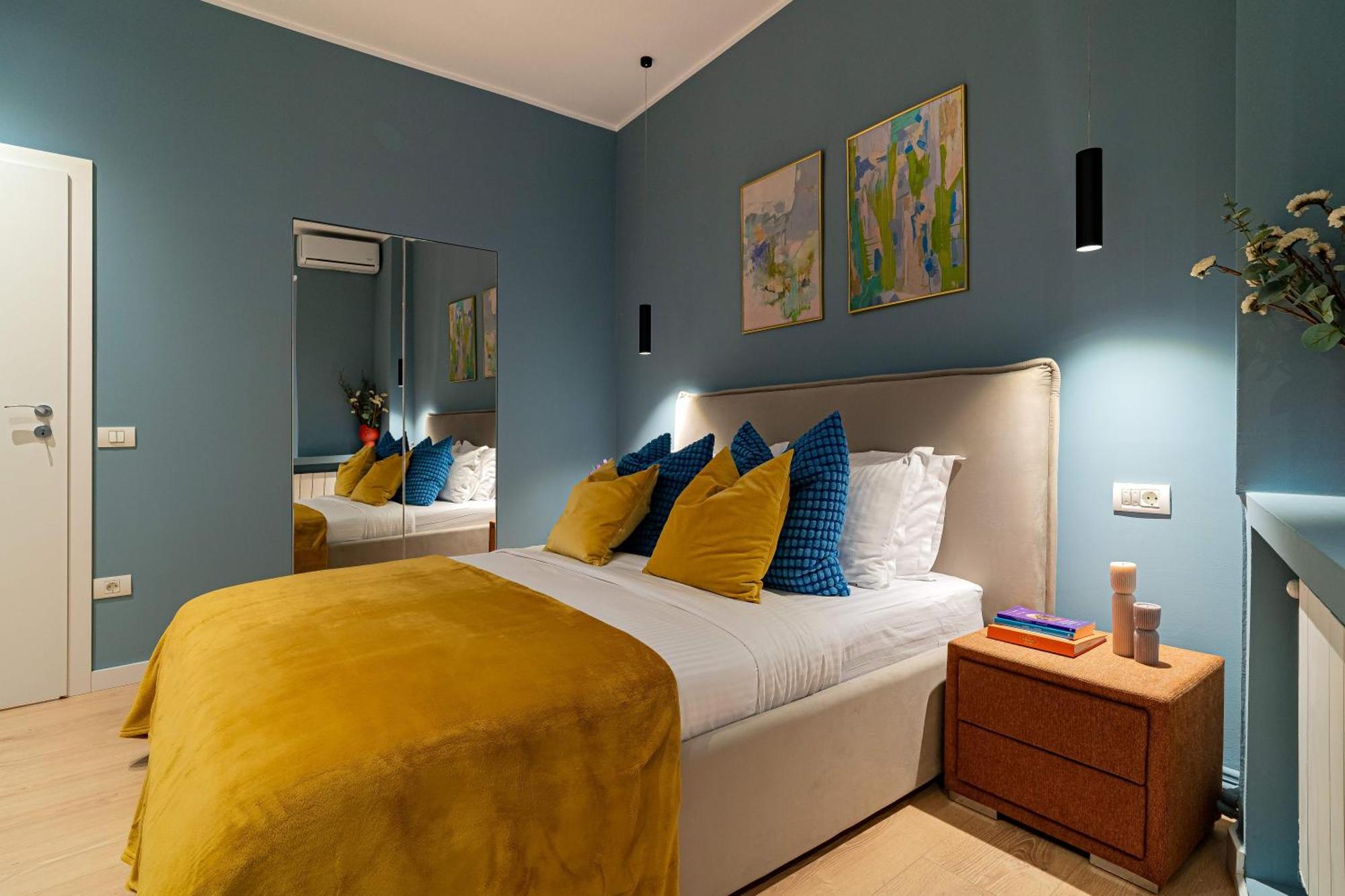 Celestial Azure - Tranquil 1Br In Piata Universitatii Boekarest Buitenkant foto