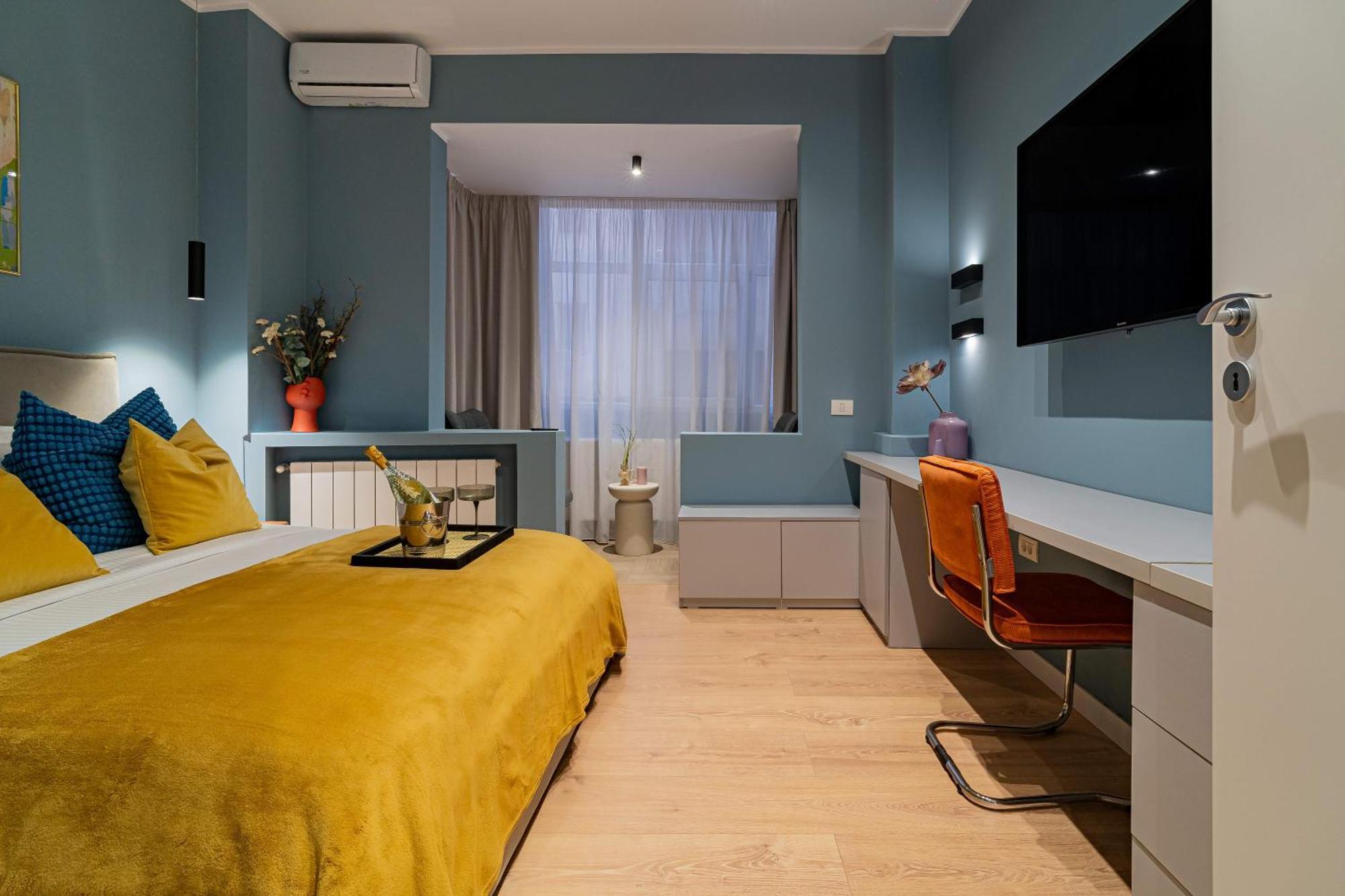 Celestial Azure - Tranquil 1Br In Piata Universitatii Boekarest Buitenkant foto